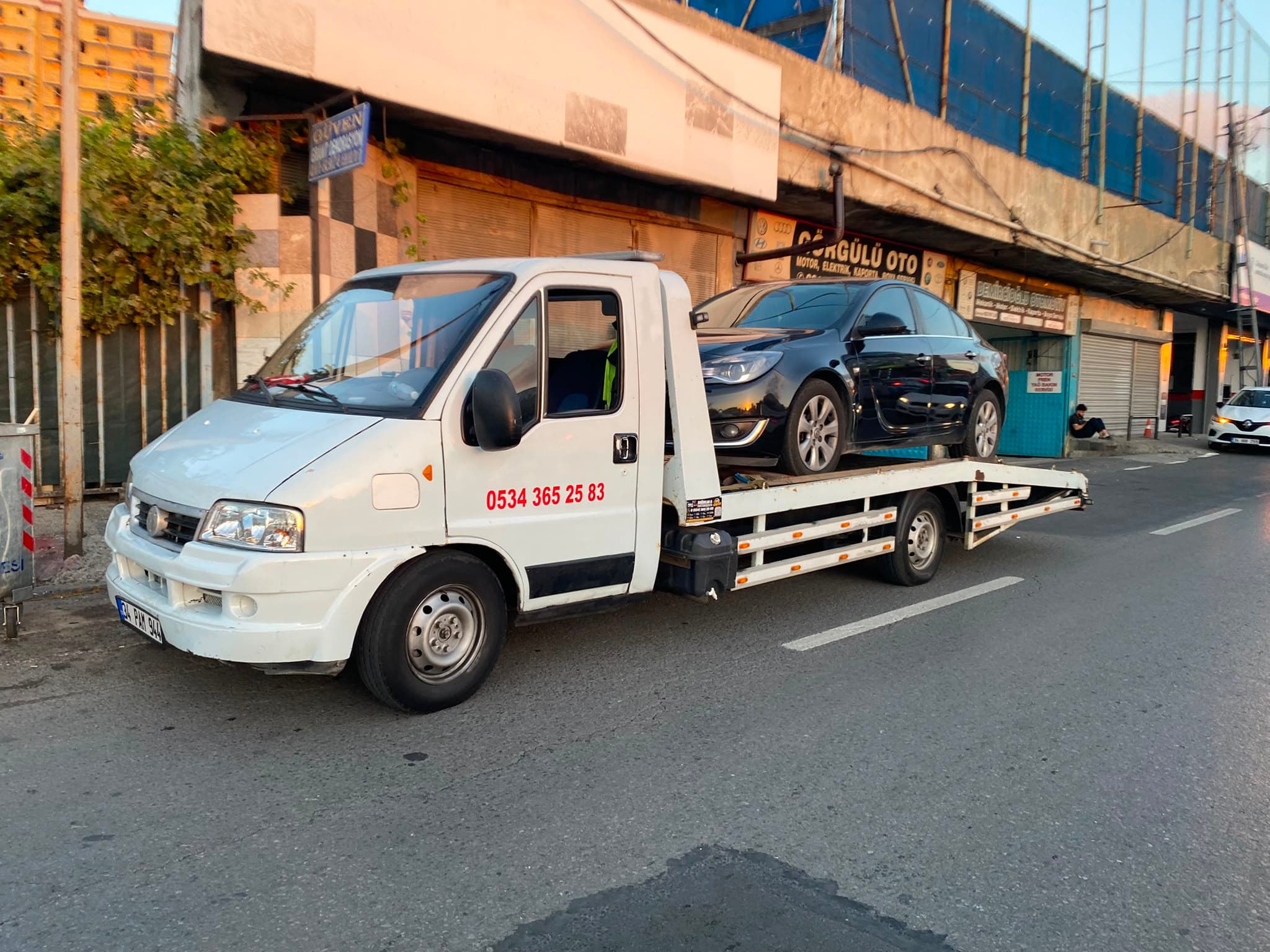 Oto kurtarma aracı yakın plan